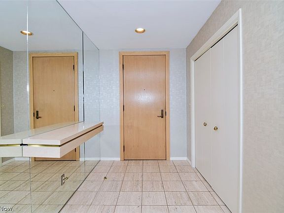 2nd image of 27500 Cedar Rd APT 206