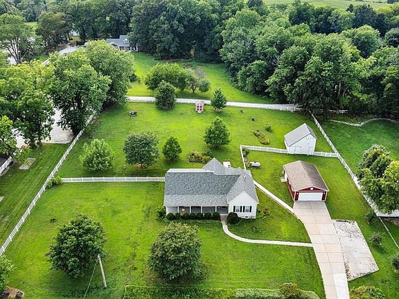 3rd image of 2365 Saint Paul Rd