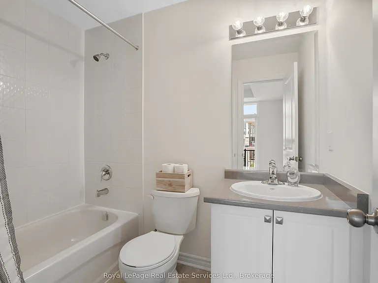 383 Dundas St E #68 — Photo 17