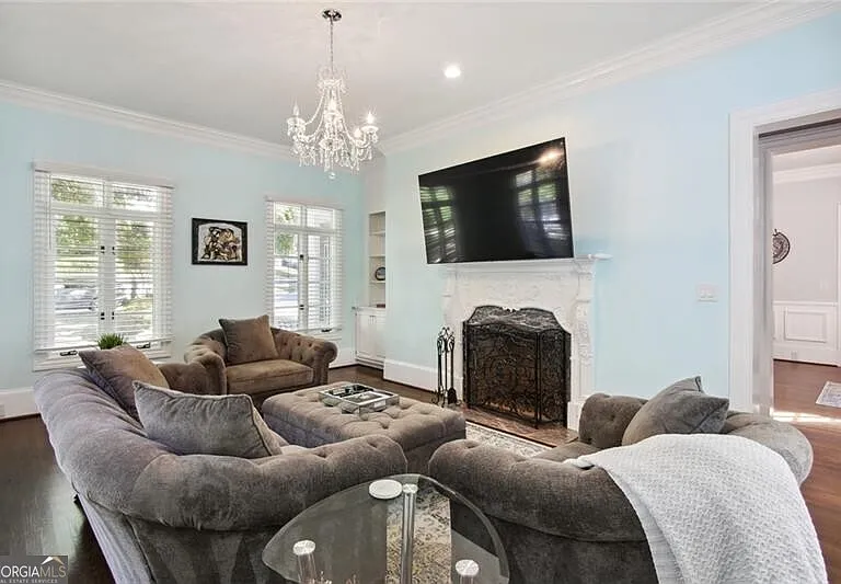 2760 Carmon On Wesley NW — Photo 7