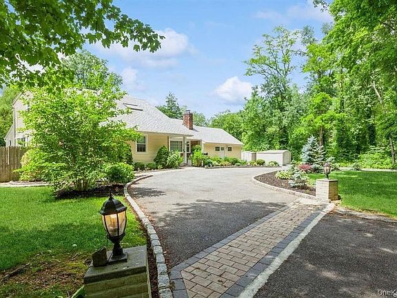4th image of 77 Duck Pond Road