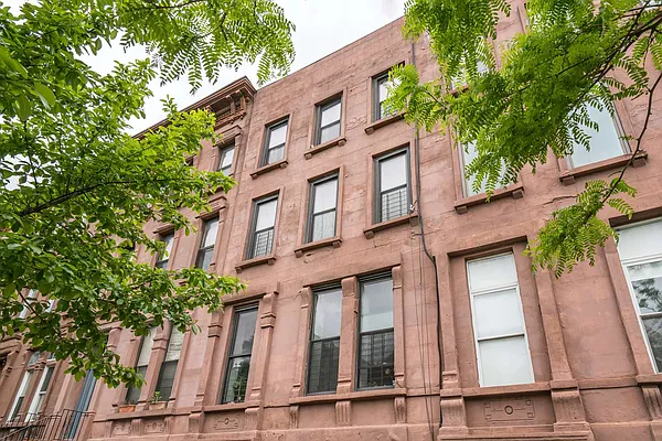 Rented by Compass | media 21