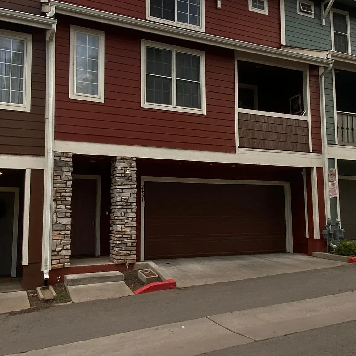 2431 W Silverton Dr — Photo 1