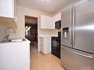 4th image of 100-85 Baker Ct