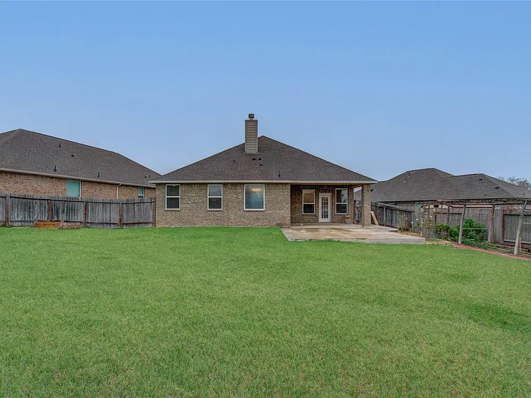 19029 Villa Ln — Photo 31