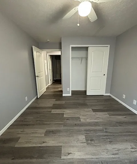 911 N Riverside Dr — Photo 11