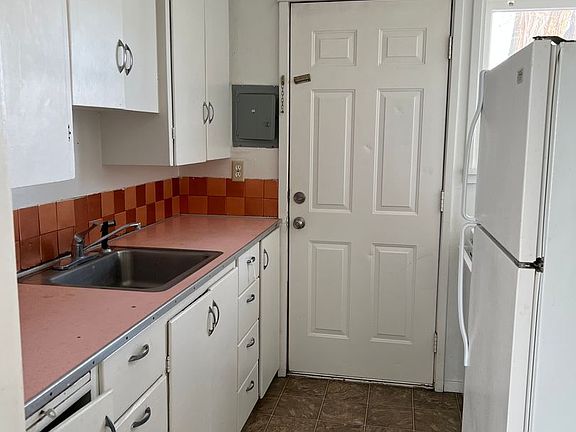 2nd image of 1431-1433 W Marina Dr #1429