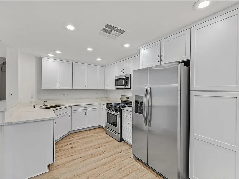 825 Canterra St #1059 — Photo 7