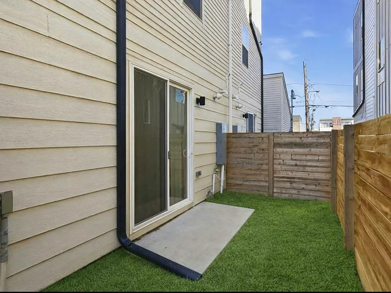 fully fenced yard off kitchen
