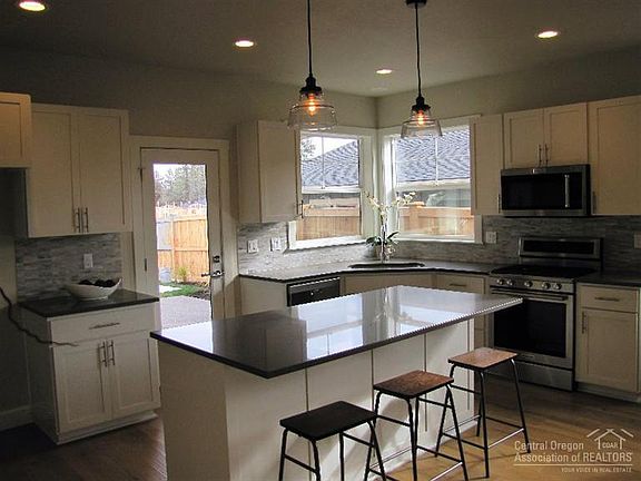 5th image of 61068 SE Ruby Peak Ln Lot 17