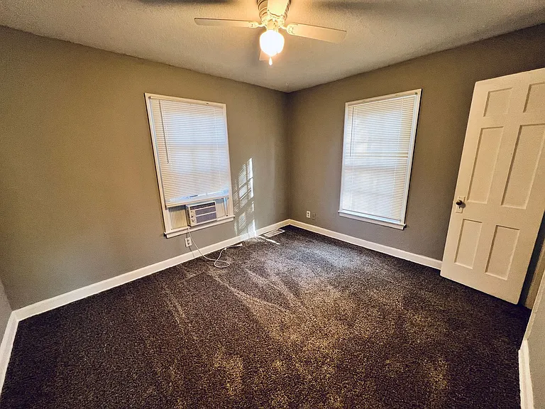 2304 S Hall Rd — Photo 8