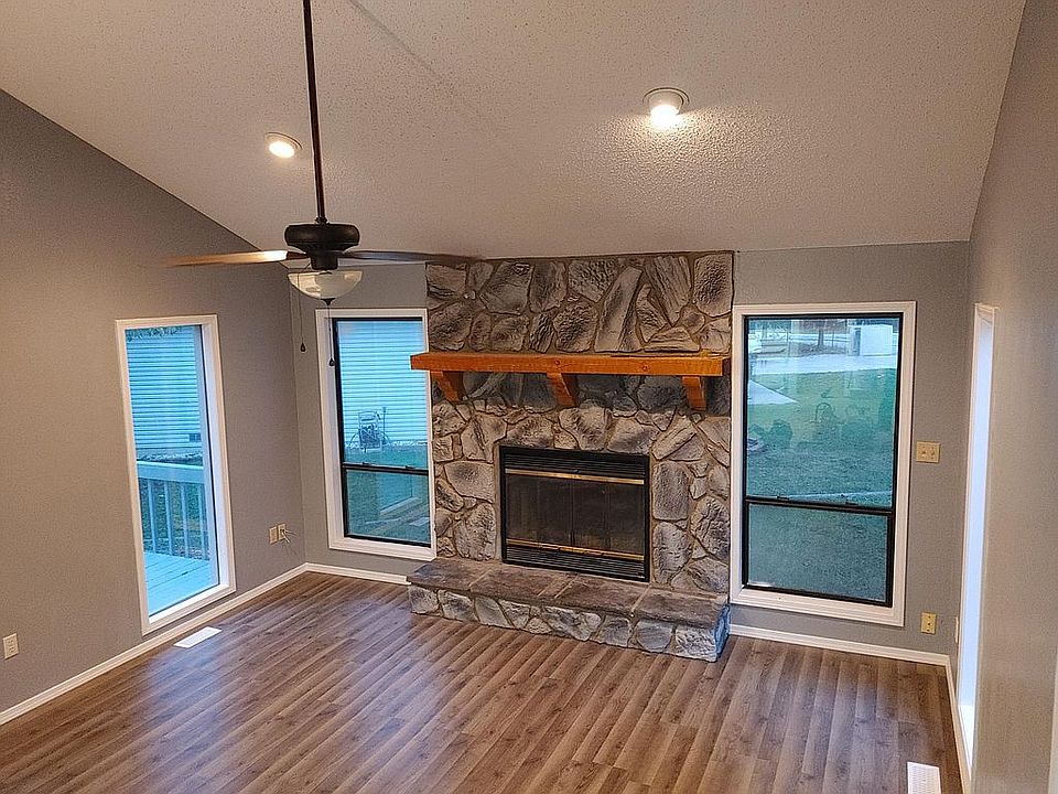 2nd image of 243 Anemone Rd