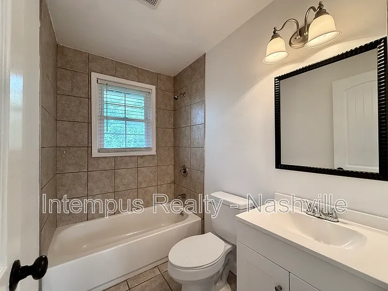 2716 Herman St #C — Photo 8