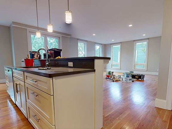 2nd image of 166 Hampshire St #3