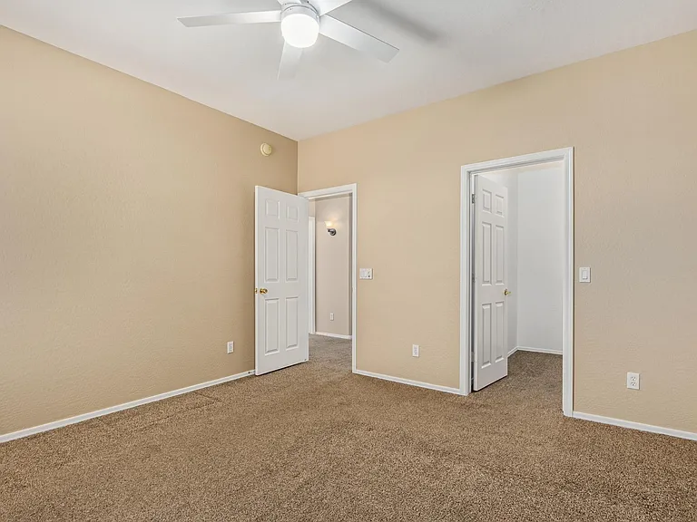 504 N Swallow Ln — Photo 37