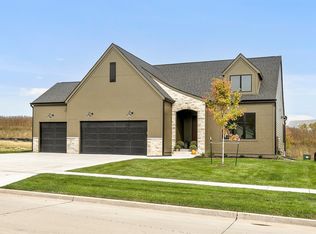 11265 Twilight Dr, West Des Moines, IA 50266