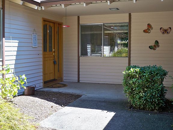 3rd image of 2736 161st Ave SE