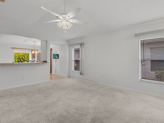 3rd image of 13266 SW Pembroke Cir N
