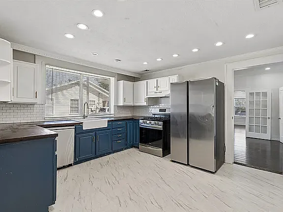 3 bed, 1972 sqft, $2,100 — Photo 3