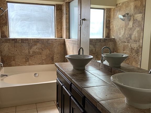 5th image of 2705 Harvest Lake Dr