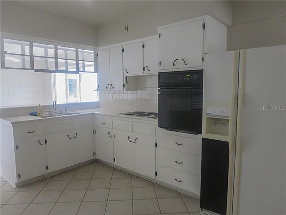 5th image of 2061 Barcelona Dr S