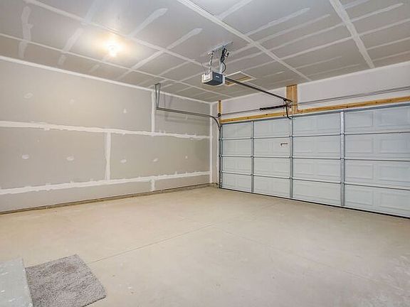 4th image of 5432 Eagle Glen Dr SW