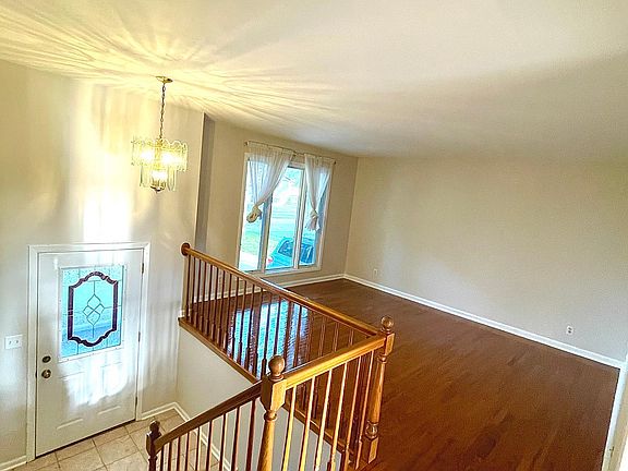 5th image of 205 Cedarwood Ave