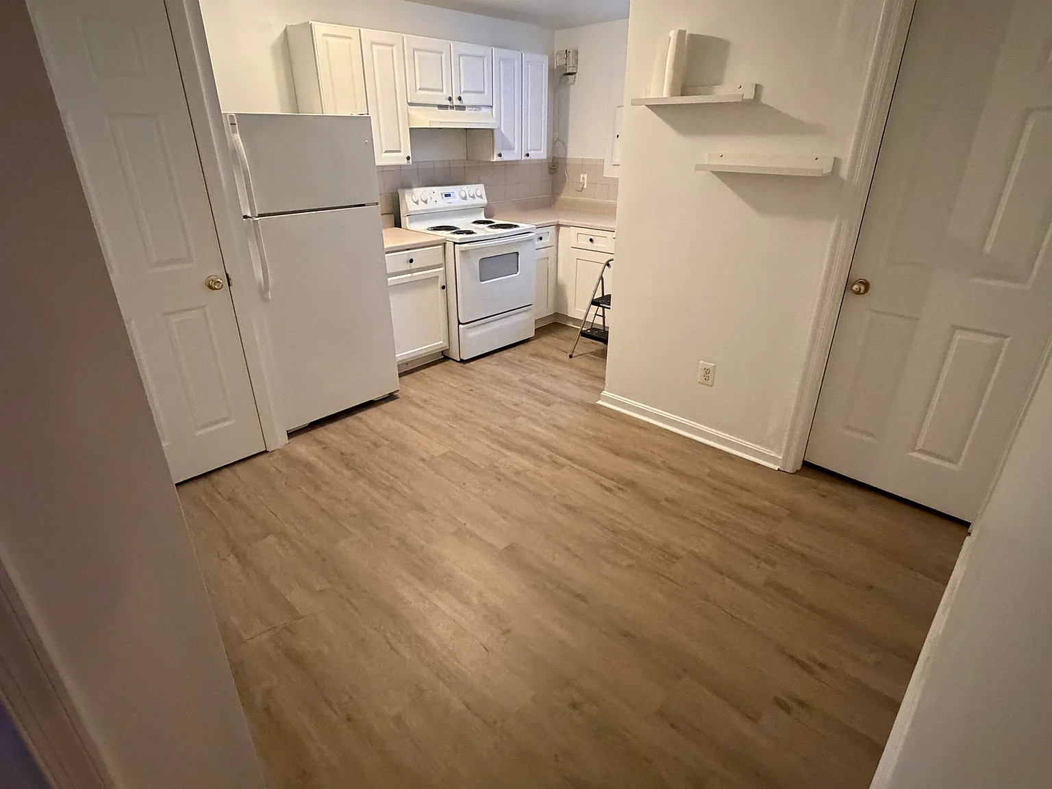 1 bed, 800 sqft, $1,200 — Photo 4