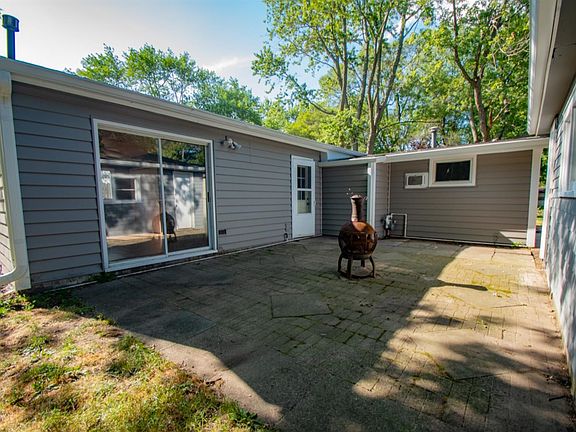 3rd image of 1450 Sunnybrook Ave