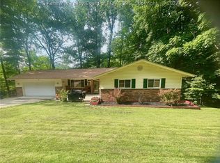 121 Woodfield Ln, Charleston, WV 25314