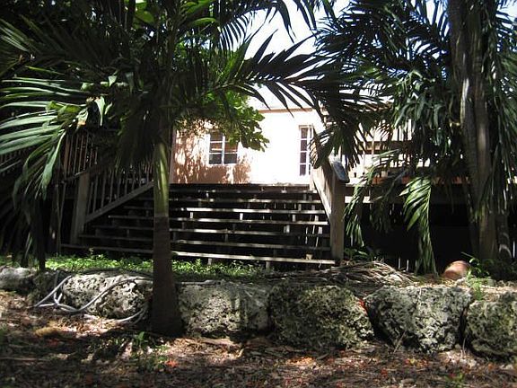 CORAL ROCK BLUFF IN REAR YARD