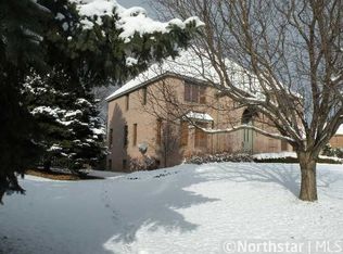 5332 River Bluff Curv, Bloomington, MN 55437