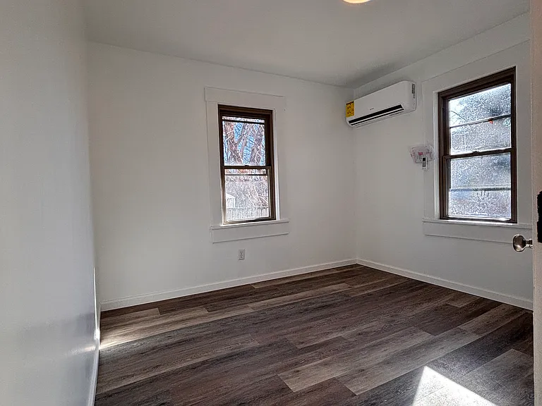 1004 E Delmar St — Photo 9