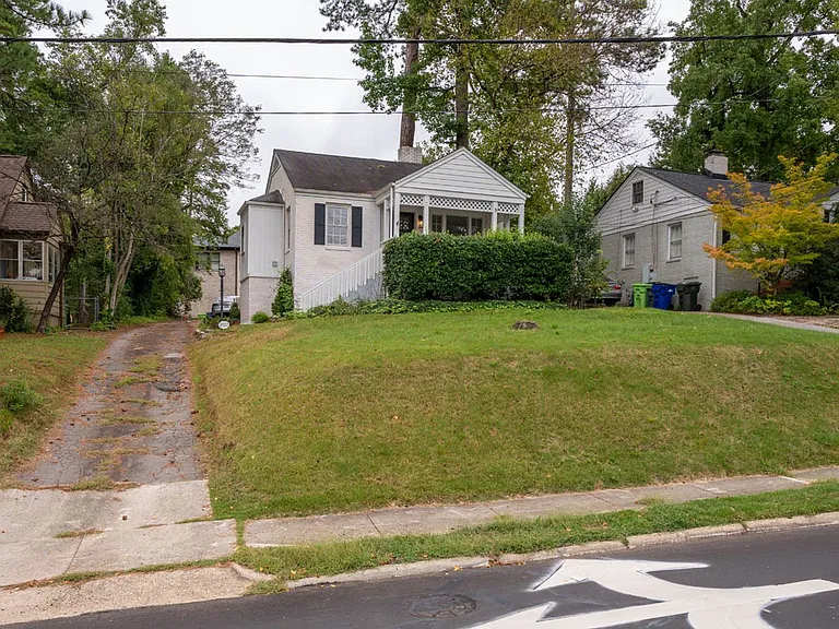 2922 Oberlin Rd — Photo 8