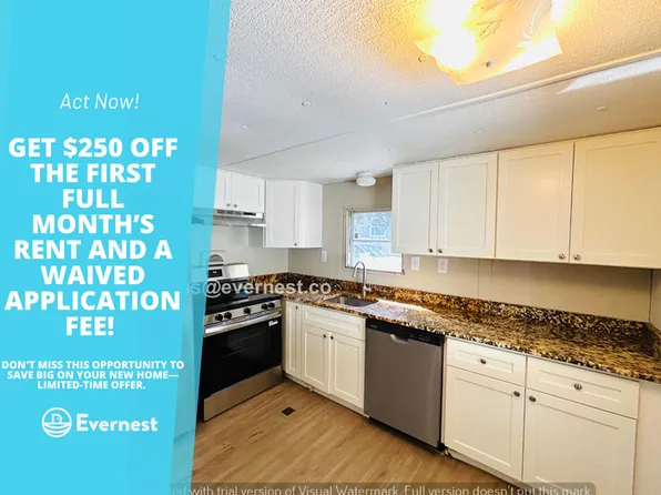 820 Paradise Blvd, Tarpon Springs, FL 34689