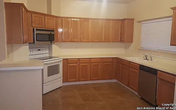 3803 Cove Meadow Dr — Photo 6
