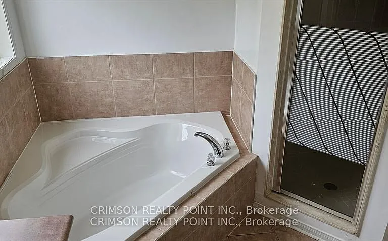 1299 Ashgrove Cres — Photo 25