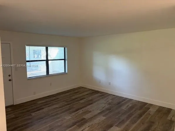 10350 SW 220th St APT 144, Miami, FL 33190
