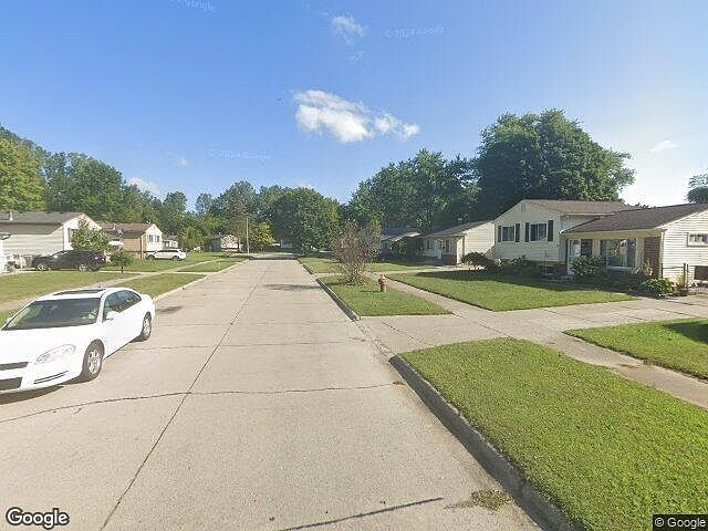 Exterior Neighborhood (street photo)