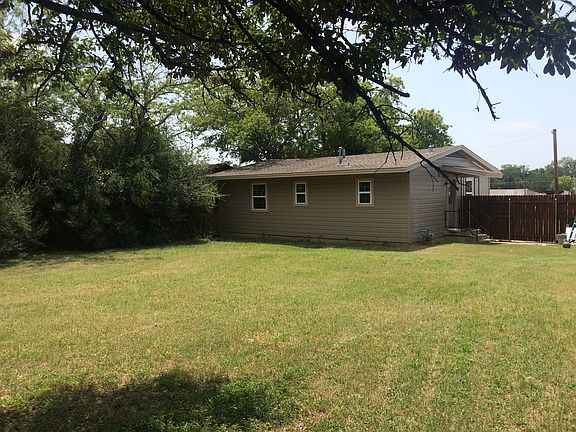 4th image of 1909 Edgewood Dr