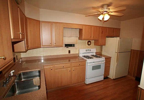 2nd image of 98 Westview Ter