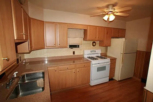 Building Photo - 98 Westview Ter