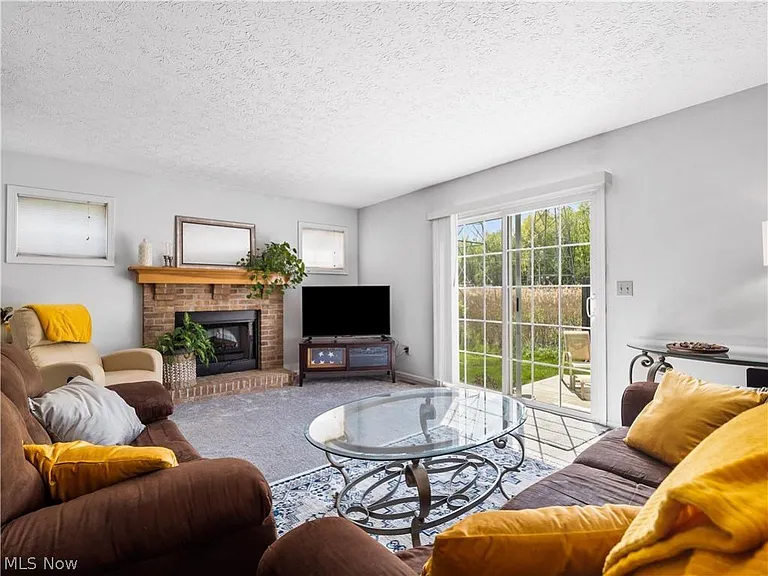 380 Angela Ln #380 — Photo 17
