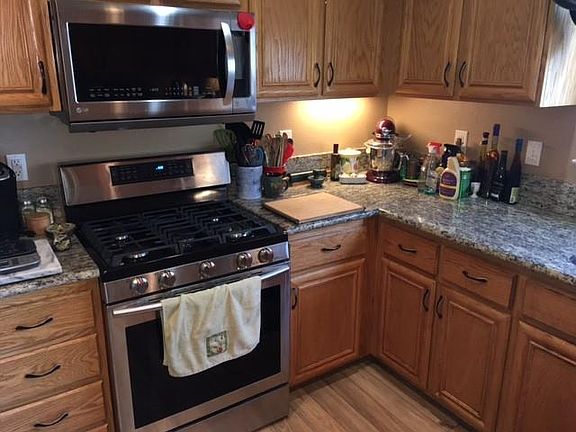 4th image of 990 Steinbeck Dr
