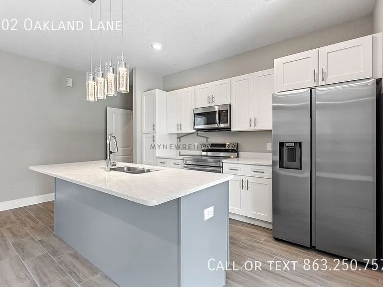 402 Oakland Ln — Photo 17