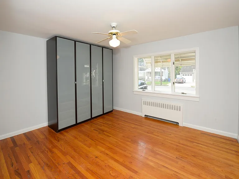 38-49 Vanore Dr — Photo 5