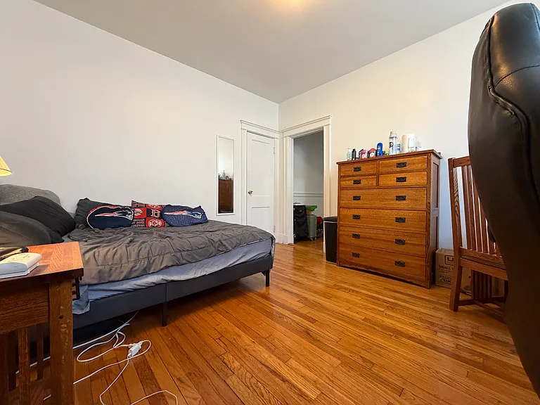 69 Quint Ave #6 — Photo 2