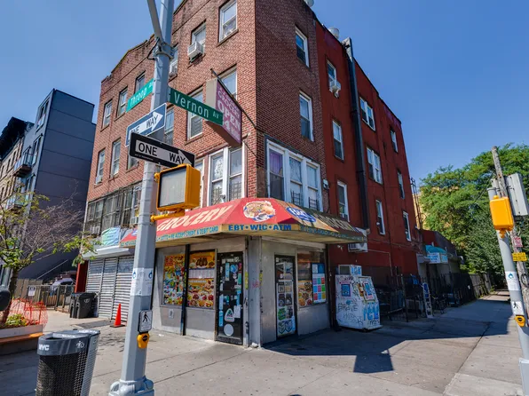 266 Throop Avenue image 1 of 3