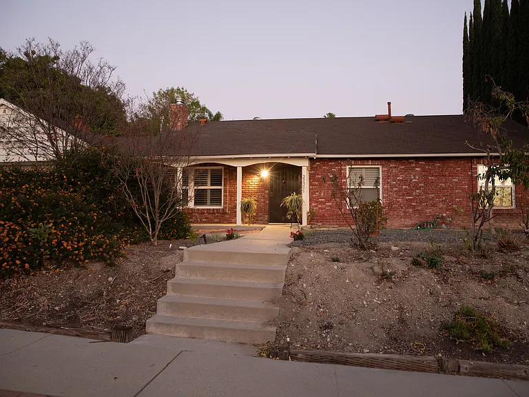 23301 Balmoral Ln — Photo 1