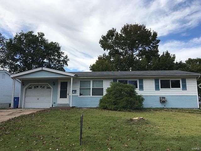 1st image of 1695 Queens Dr